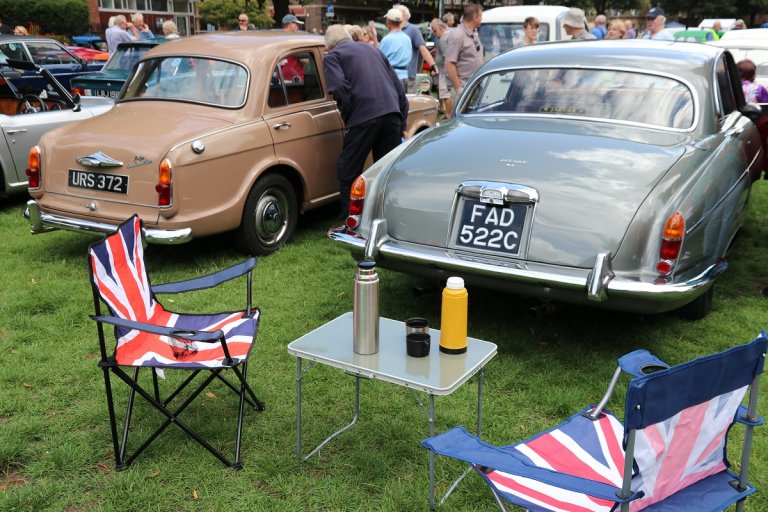 Picnic-Chairs.jpg:oar:1:330